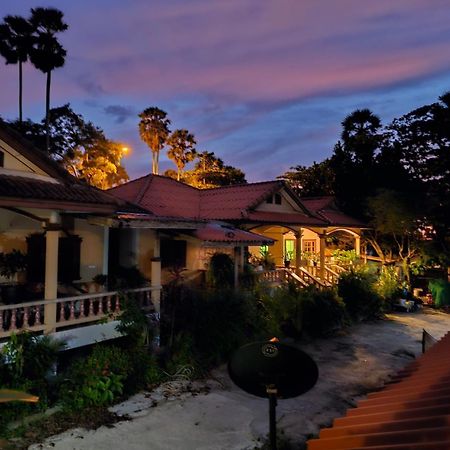 Jungle House At Yanui Beach In Rawai Villa Phuket Exteriör bild